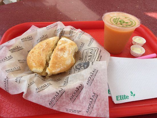 La Lucha Sanguchería Criolla